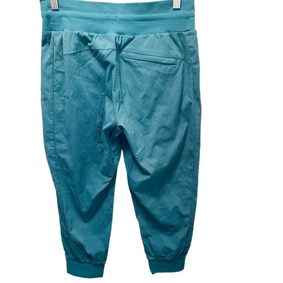 Athleta Trekkie North Crop Jogger in Borealis Green - Size 4 - Picture 4 of 6